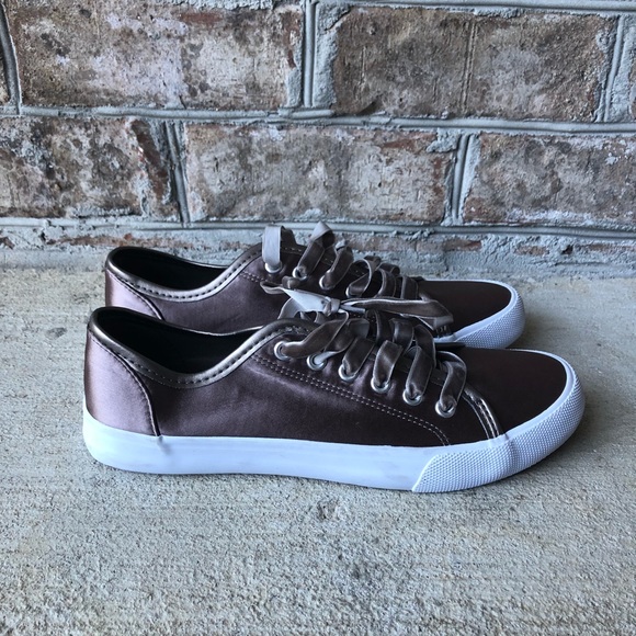 NWOT Mossimo - Women’s Pewter Sneaker - Size 8 - Picture 1 of 4